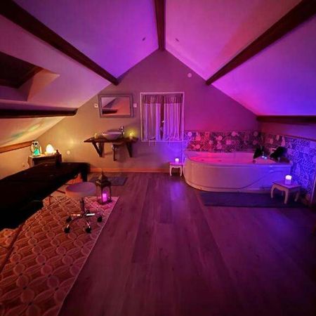 Ecrin D' Amour Suite Romantique Avec Jacuzzi Castels Exteriör bild