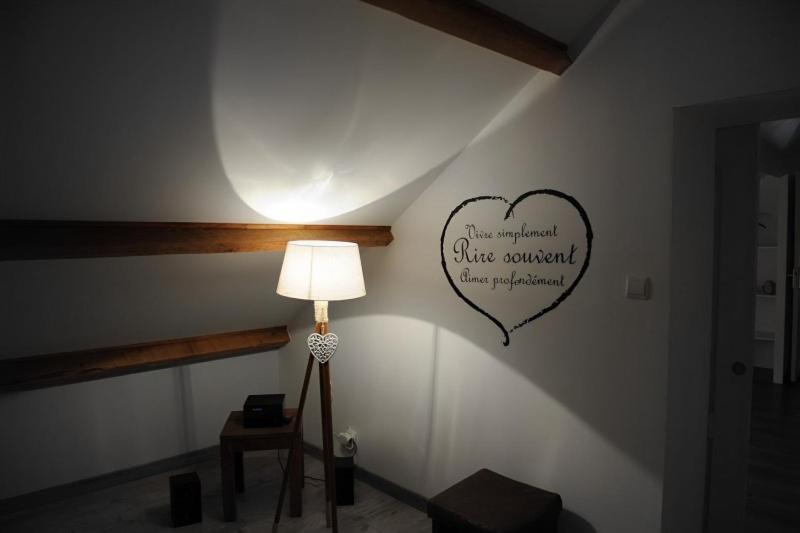 Ecrin D' Amour Suite Romantique Avec Jacuzzi Castels Exteriör bild