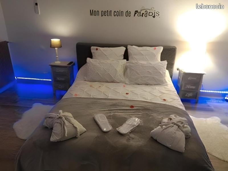 Ecrin D' Amour Suite Romantique Avec Jacuzzi Castels Exteriör bild