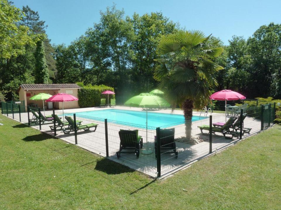Ecrin D' Amour Suite Romantique Avec Jacuzzi Castels Exteriör bild